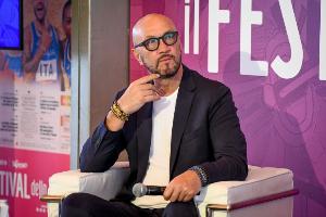 开云App-曾加：我更喜欢人们有事当面说，而不是在社交媒体上引发争议